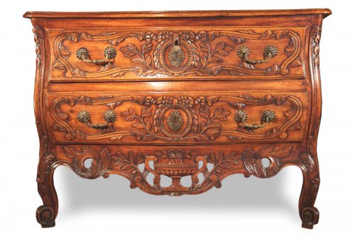 Commode arlésienne de mariage en bois de noyer, Provence XVIIIe