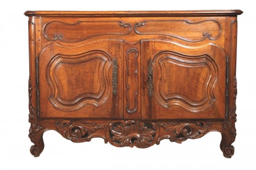 18th C “Credence” (sideboard) from Nîmes in walnut wood