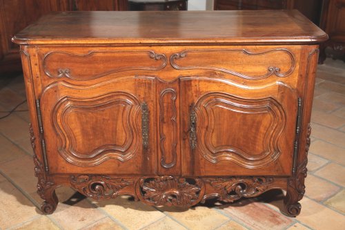 Crédence nîmoise d’époque XVIIIe en bois de noyer - Mobilier Style Louis XV