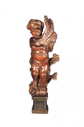 Statuette en bois de noyer sculpté XVIIe siècle