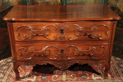 French provincial 18th C  Louis XV commode (chest of drawers) - Furniture Style Louis XV