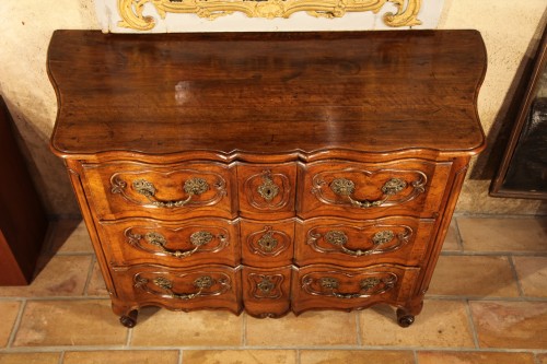 Importante commode Louis XV, travail provençal du XVIIIe siècle - Mobilier Style Louis XV