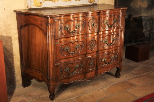 Important 18th C Louis XV chest of drawers from Provence - 