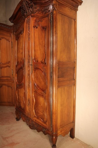 End of 18th C marriage “armoire” (wardrobe). In walnut wood. From Nîmes. - 