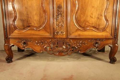 18th century - End of 18th C marriage “armoire” (wardrobe). In walnut wood. From Nîmes.