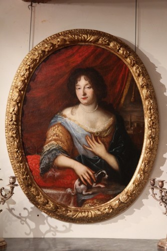 Portrait en buste d’une dame de qualité - École provençale fin du XVIIe siècle - Chatelan Antiquités