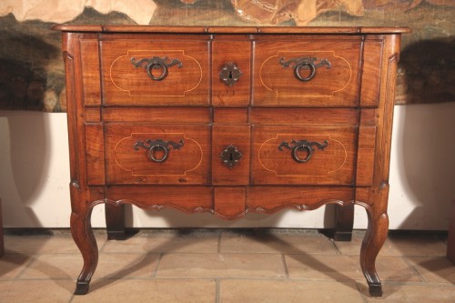 Mobilier Commode - Commode sauteuse aixoise d’époque XVIIIe