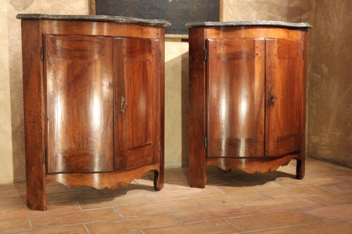 Pair of low 18th century “encoignures” - Furniture Style 