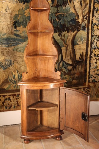 Furniture  - Early 19th C little Alsatian corner cupboard. In walnut wood.