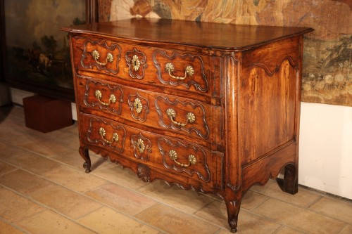 Mobilier Commode - Commode Louis XV dite « en arbalète ». Provence époque milieu XVIIIe