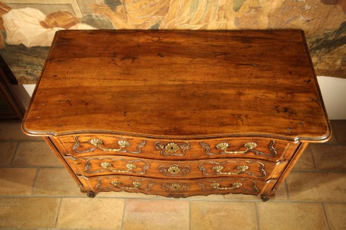 Commode Louis XV dite « en arbalète ». Provence époque milieu XVIIIe - Chatelan Antiquités