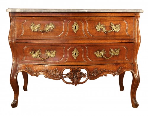 Louis XV “sauteuse” chest of drawers From Provence