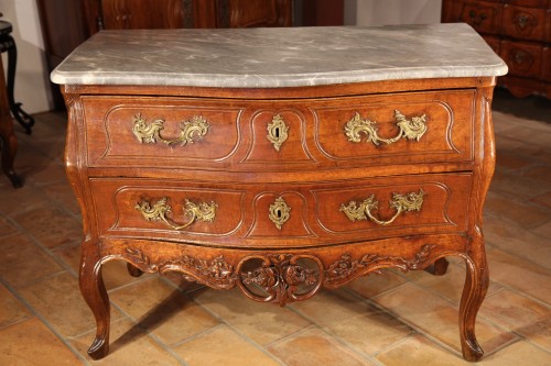Louis XV “sauteuse” chest of drawers From Provence - Furniture Style Louis XV