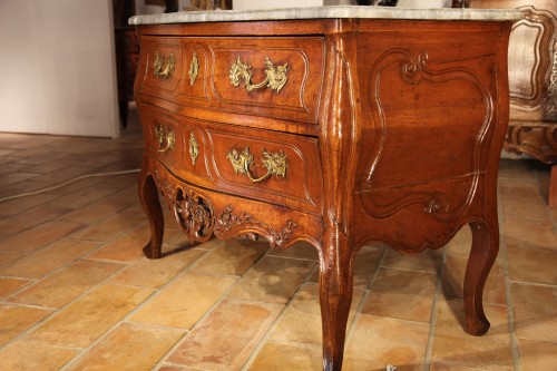 XVIIIe siècle - Commode sauteuse, travail provençal d’époque XVIIIe