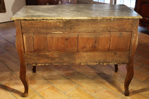 Commode sauteuse, travail provençal d’époque XVIIIe - Louis XV