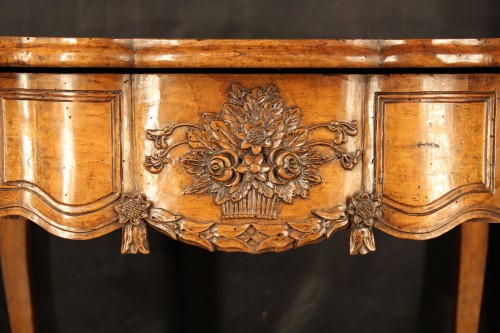 Furniture  - 18th C console table In walnut wood from Arles, Provence