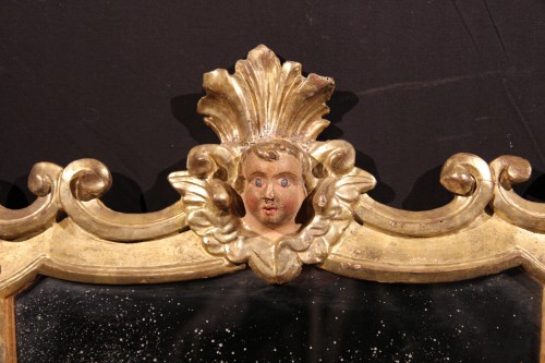 Ensemble de 3 petits miroirs en bois sculpté, doré et polychrome.Italie époque XVIIIe - Miroirs, Trumeaux Style 