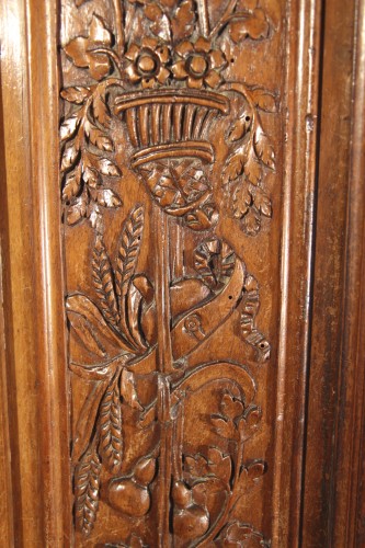 Armoire de mariage nîmoise XVIIIe siècle - Mobilier Style 