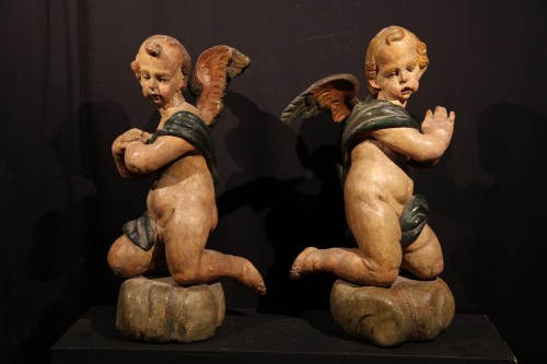 17thC Pair of angels in polychrome wood. Alpine work, Tyrol or Savoy. - 