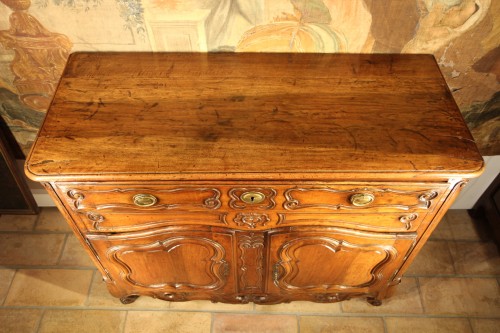 18th century - Late 18th C Marriage buffet (sideboard) from the Languedoc. In walnut wood.