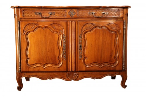 18th C Important buffet (sideboard) from Marseille in walnut wood.