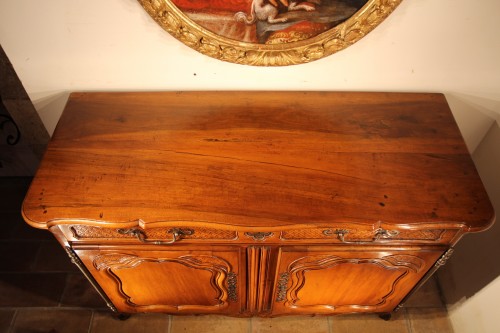 Furniture  - 18th C Important buffet (sideboard) from Marseille in walnut wood.