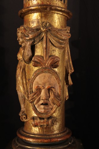 <= 16th century - 16th C column  in gilt and lacquered wood. From Italy