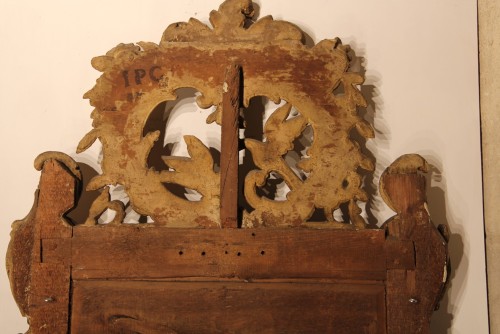 Important Miroir provençal en bois sculpté, doré et laqué. Epoque XVIIIe - Louis XV