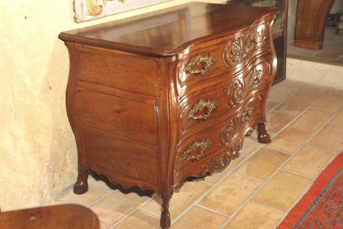 Commode tombeau Louis XV, Provence époque XVIIIe - Mobilier Style Louis XV