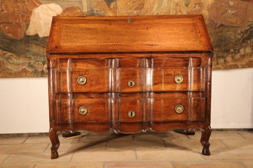  - End of 18th C Louis XV writing commode . In walnut wood. From Provence.