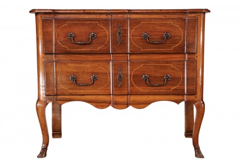 Early 18th C “sauteuse” commode from Aix en Provence