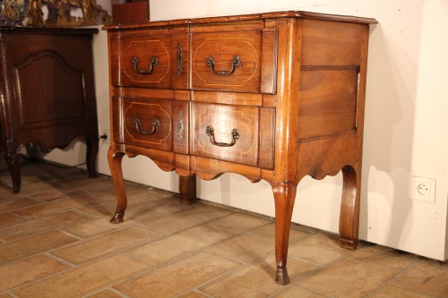 XVIIIe siècle - Commode sauteuse aixoise début XVIIIe