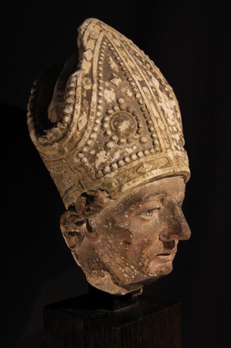 Early 16th C bishop’s head in limestone . From Southern France (Languedoc). - Sculpture Style 