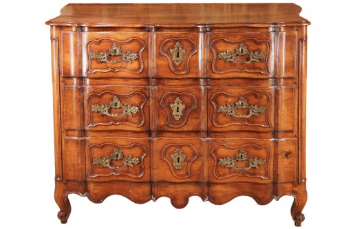 18th C Louis XV Commode (chest of drawers). In walnut wood. Provençal work.