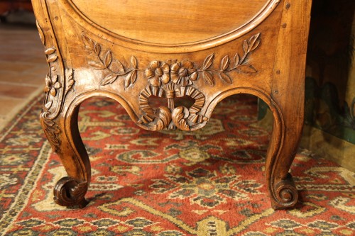 Late 18th C Marriage Commode from Provence (Nîmes). In blond walnut wood.  - 