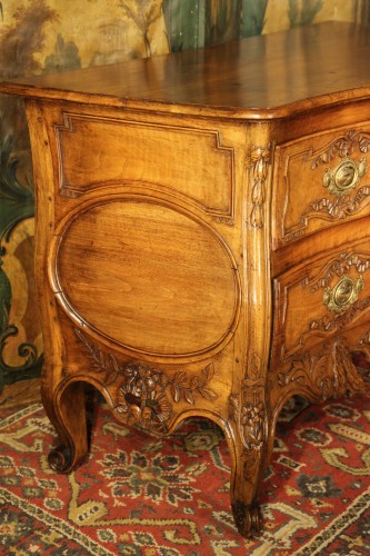  - Late 18th C Marriage Commode from Provence (Nîmes). In blond walnut wood. 