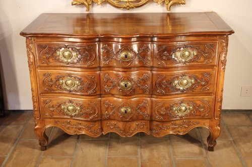 Late 18th C Languedocian Walnut Commode said in “arbalète” (crossbow) - Furniture Style 