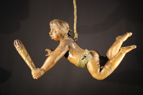 Sculpture Sculpture en Bois - Paire d’angelots céroféraires en bois de noyer polychromé. Espagne ? XVIIe siècle