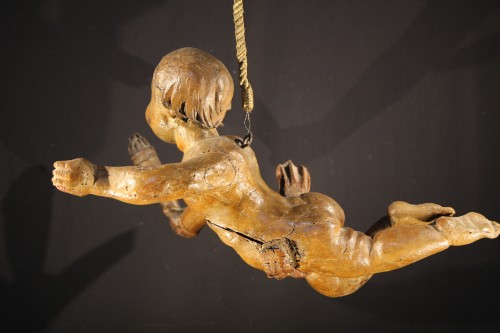Antiquités - Paire d’angelots céroféraires en bois de noyer polychromé. Espagne ? XVIIe siècle