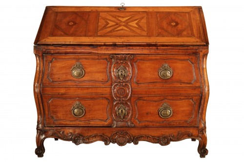 18th C “Commode à portes” forming writing desk. In cherry wood. Languedoc.