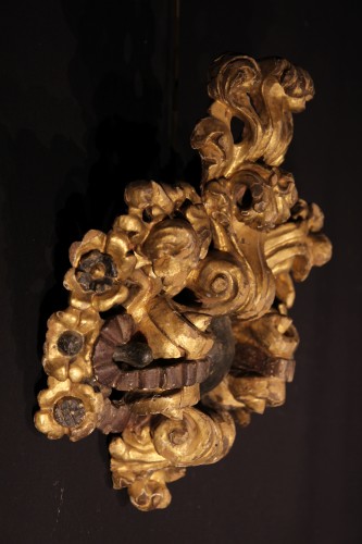 Paire de motifs ornementaux en bois sculpté et doré, Baroque espagnol du XVIIe - Objet de décoration Style 