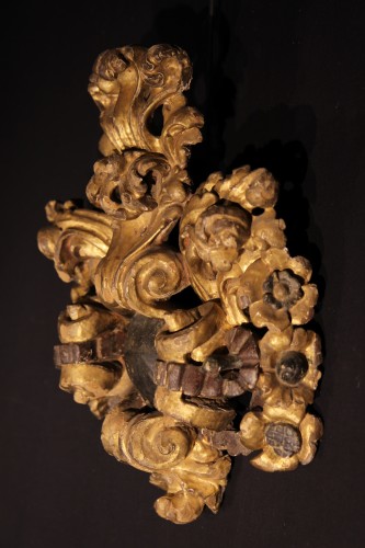 XVIIe siècle - Paire de motifs ornementaux en bois sculpté et doré, Baroque espagnol du XVIIe