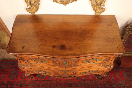 Mobilier Commode - Commode sauteuse Louis XV du pays nîmois