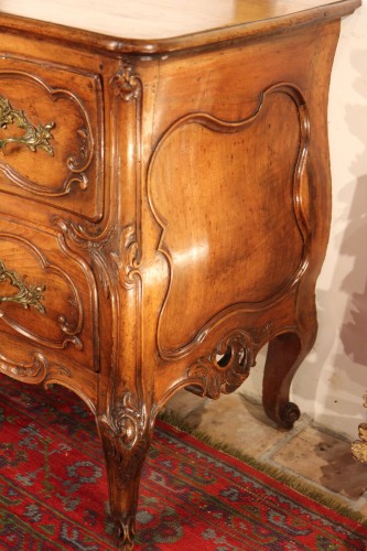 Commode sauteuse Louis XV du pays nîmois - Chatelan Antiquités