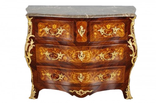 Napoleon III chest of drawers in gilded bronze marquetry