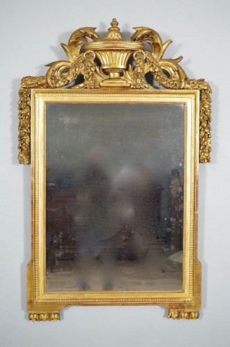 Louis XVI gilt mirror with pediment - Mirrors, Trumeau Style Louis XVI