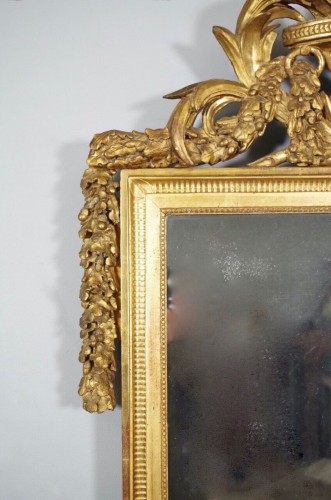 Louis XVI gilt mirror with pediment - 