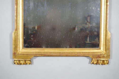 Antiquités - Louis XVI gilt mirror with pediment