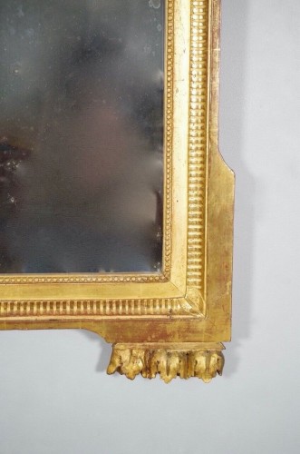 Antiquités - Louis XVI gilt mirror with pediment