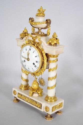 XVIIIe siècle - Pendule époque Louis XVI